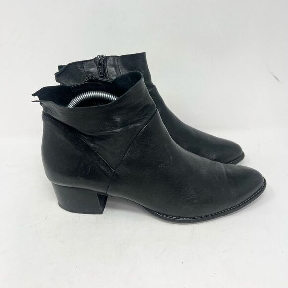 Paul Green Leather Ankle Boots Womens 7.5 Black Low Heel Almond Toe Side Zip - Picture 1 of 9